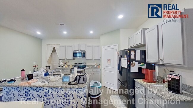 Building Photo - Spacious 4 BD/2 BA Home in Hawkeswater on the River