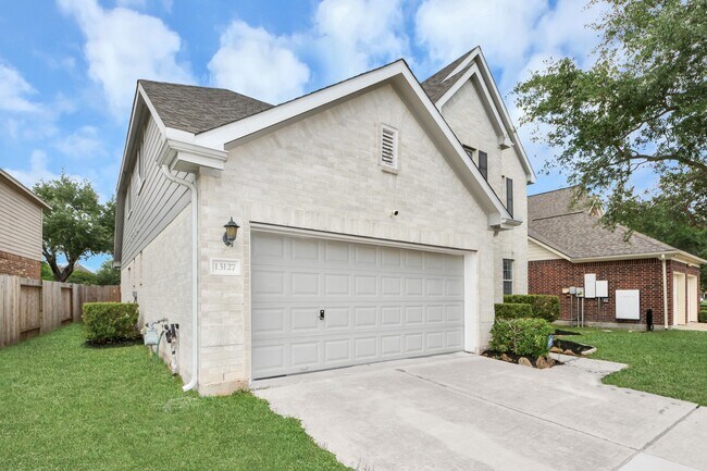 Building Photo - 13127 Barn Course Dr