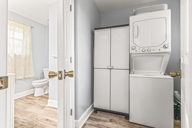 Building Photo - 908 N 57th Ave