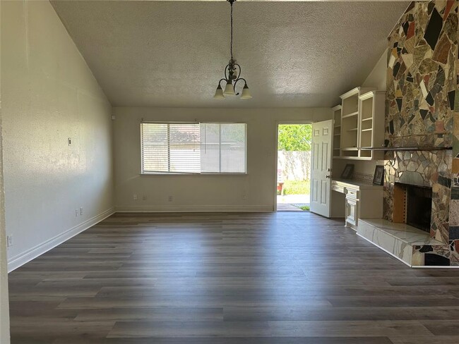 Building Photo - 1830 Freshmeadow Dr