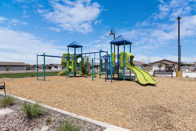 Building Photo - 30450 Sage St