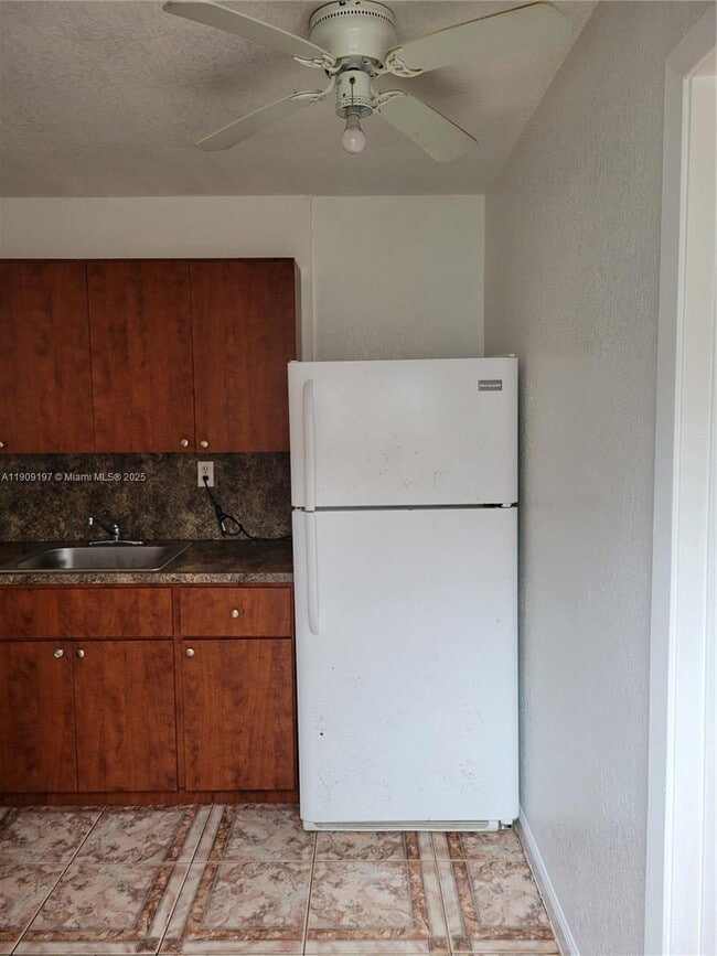 Building Photo - 14815 NE 8th Ct