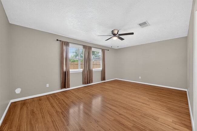 Building Photo - 2314 Pilgrims Bend Dr