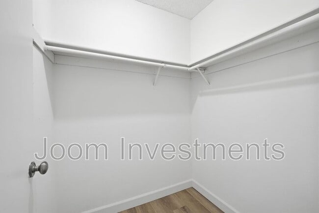 Building Photo - 1527 S Palm Ave