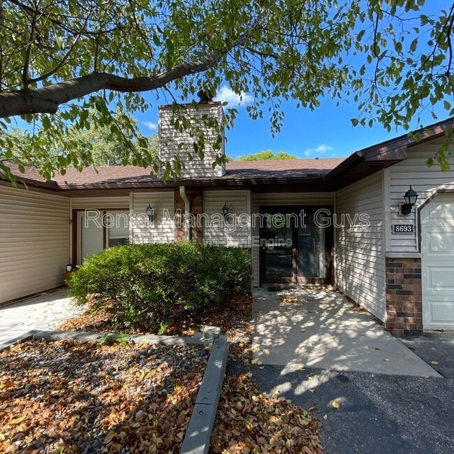 Building Photo - 8693 Maplebrook Pkwy N