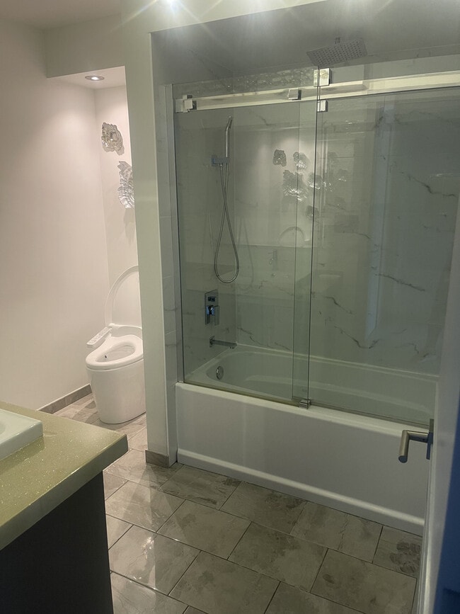 Building Photo - 234 E Bailey Rd