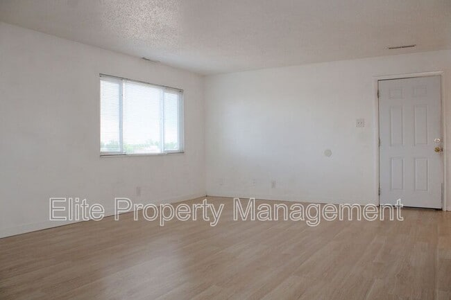 Building Photo - 163 W Cokedale Dr