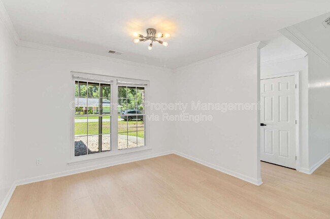 Building Photo - 200 Hermitage Dr