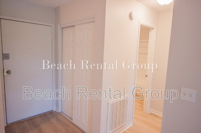 Building Photo - 6840 Blue Heron Blvd