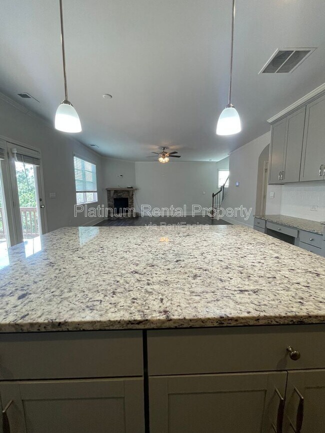 Building Photo - 1616 Chancery Ln