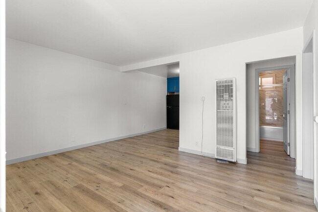 Building Photo - 1078 E 7th Street