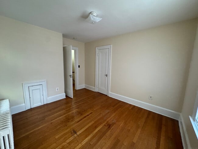 Building Photo - 139 W Park Ave