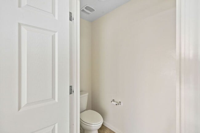 Building Photo - This very popular 2-story home floor plan ...