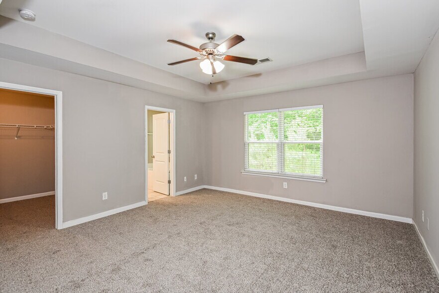 Building Photo - 466 Fieldcrest Dr