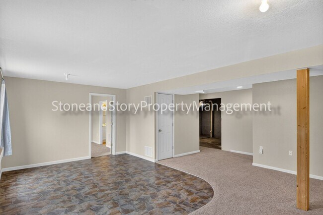 Building Photo - 6926 SW 17th St