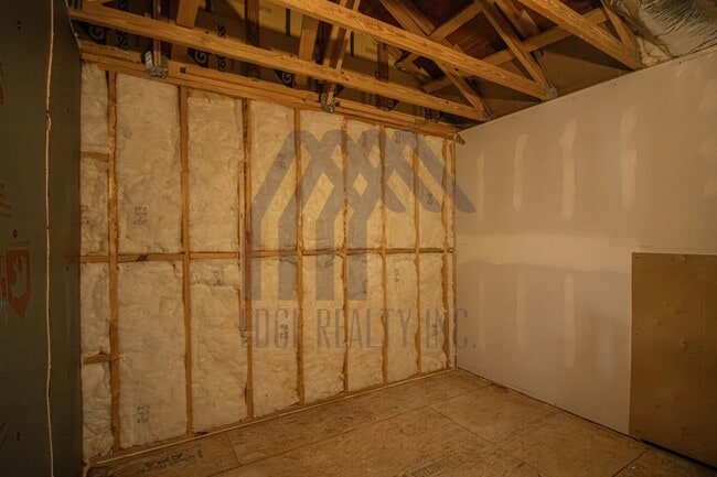 Building Photo - 140 River Birch Ln