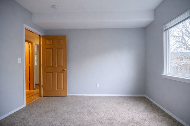 Building Photo - 2917 NW Watkins Ct