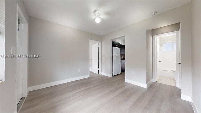 Building Photo - 891 SW 5th St