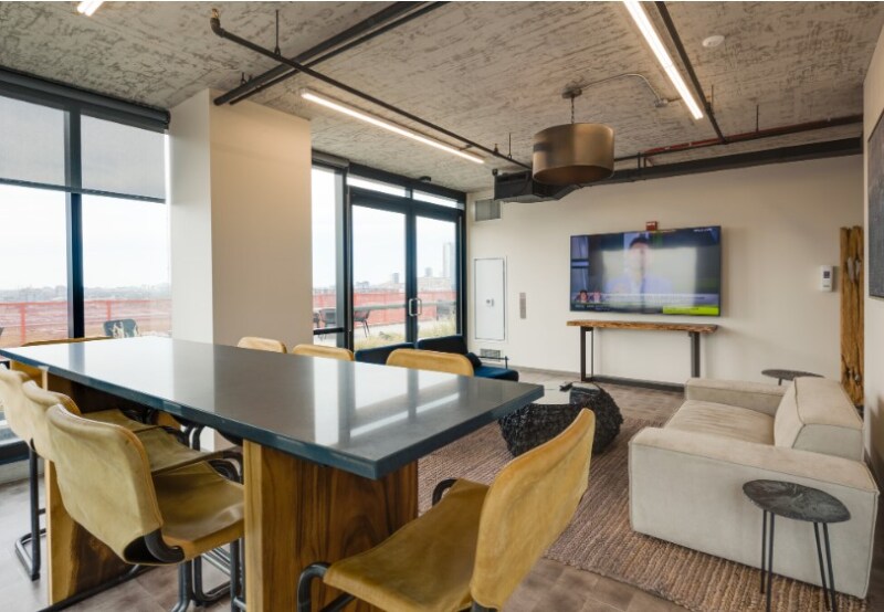 Building Photo - 51 E 13th St