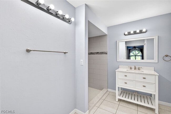 Building Photo - 5727 Rose Garden Rd