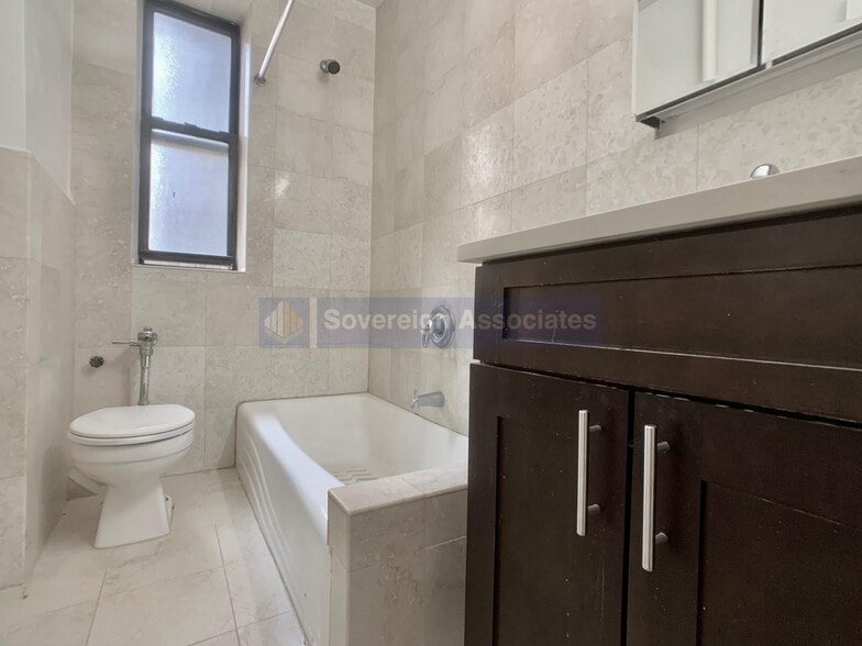 Building Photo - 282 Cabrini Blvd