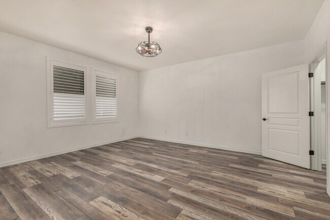 Building Photo - 15221 N Clubgate Dr