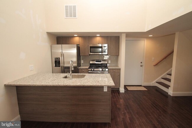 Building Photo - 1218 S 8th St