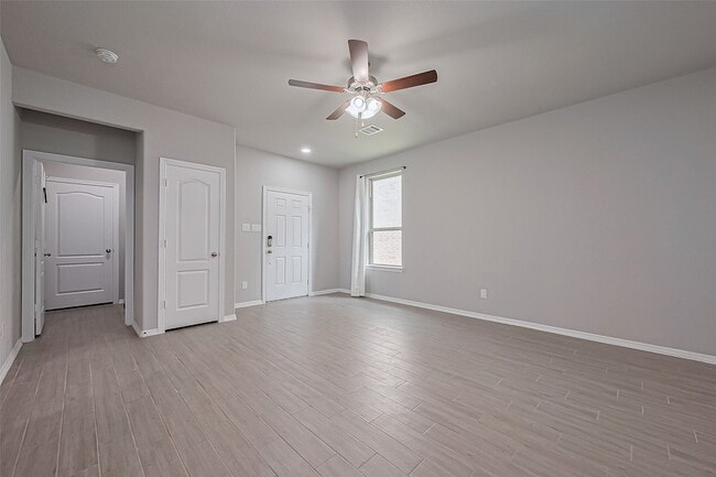 Building Photo - 24742 Russet Bluff Trl