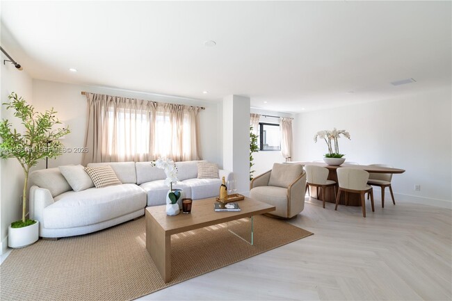 Building Photo - 1420 SW 17th St