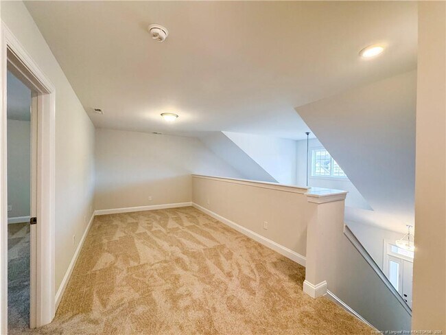 Building Photo - 227 Bow Cmn Wy