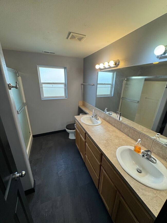 Building Photo - Spacious 4 Bedroom Home in SW Corvallis – $2,995/month