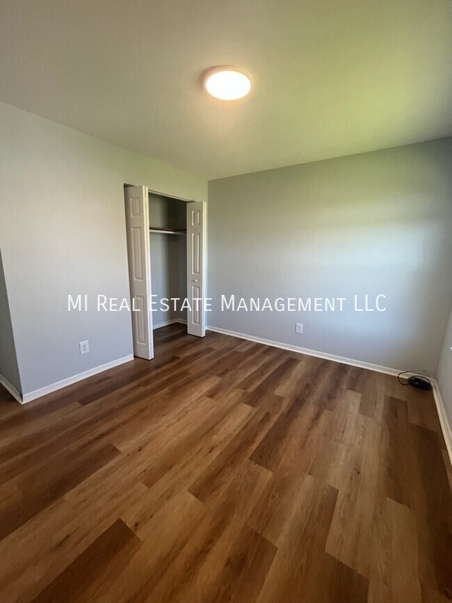 Building Photo - 326 Stratford Way