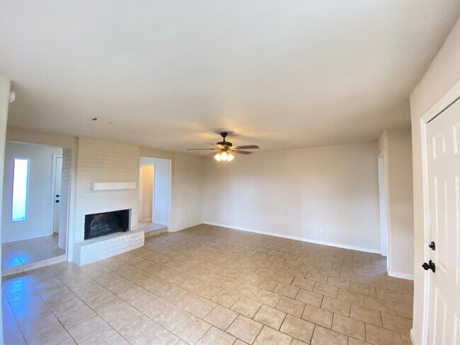 Building Photo - 521 26th Ave N