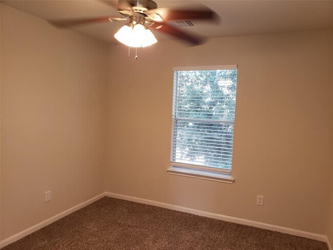 Building Photo - 12063 Mallard Stream Ct