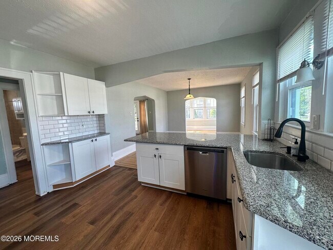 Building Photo - 4 Spring St