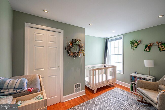 Building Photo - 2035 Carpenter St