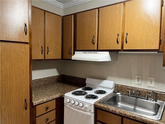 Building Photo - 1500 Demere Rd