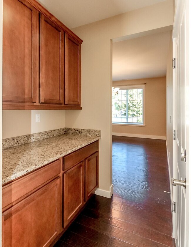 Building Photo - Beautiful Bell Hill Home in DuPont