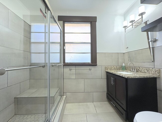 Building Photo - Updated Home with Historic Charm! 3bed/2 bath Refrig A/C across from Park! Water Included!