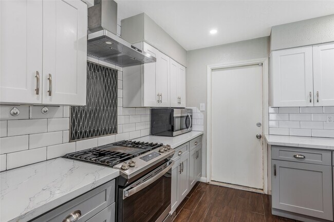 Building Photo - 8903 Wilson Reid Dr