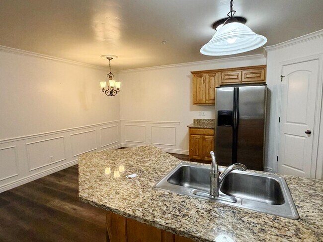 Building Photo - 496 S 2150 W