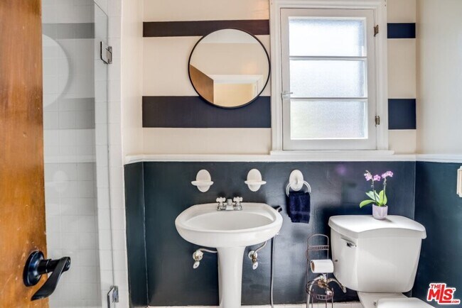 Building Photo - 3365 Ley Dr