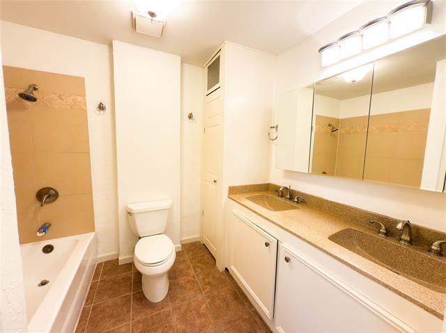 Building Photo - 8636 Strathmore Dr