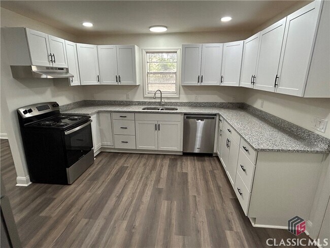 Building Photo - 148 Johnson Dr
