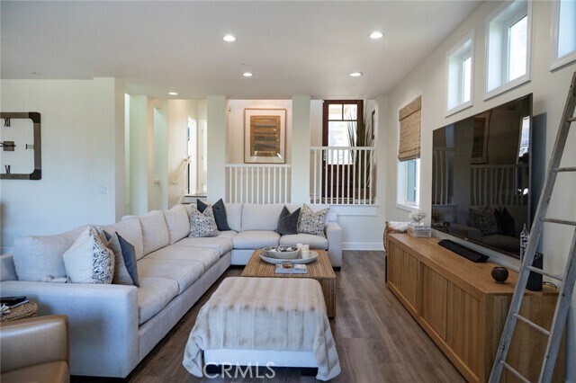 Building Photo - 214 Avenida Montalvo