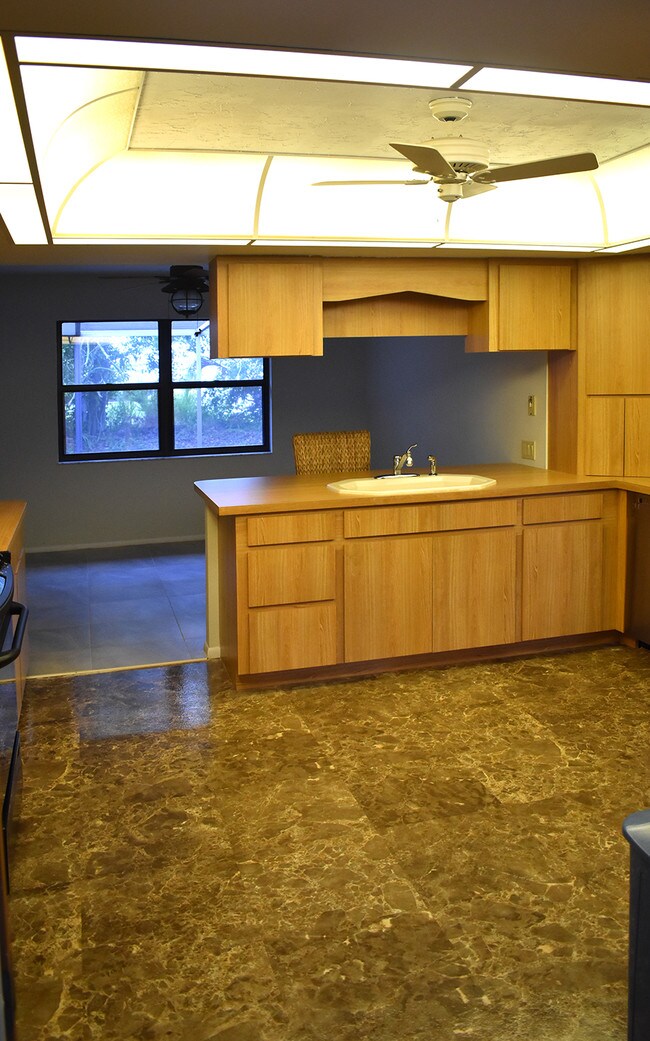 Kitchen 2 - 107 Hourglass Dr