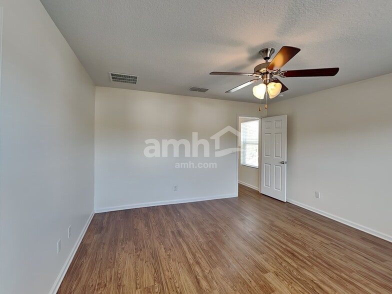 Building Photo - 221 W Jayce Wy