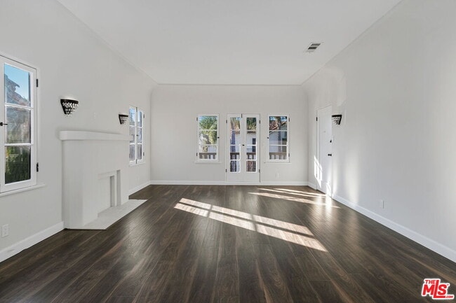 Building Photo - 408 N Genesee Ave