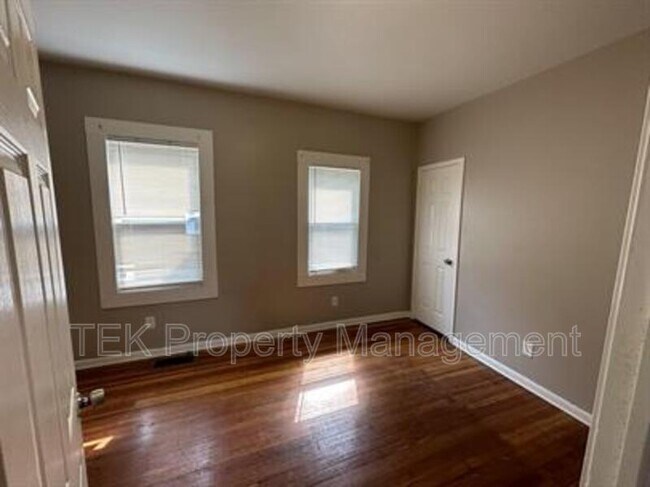 Building Photo - 94 Scrantom St