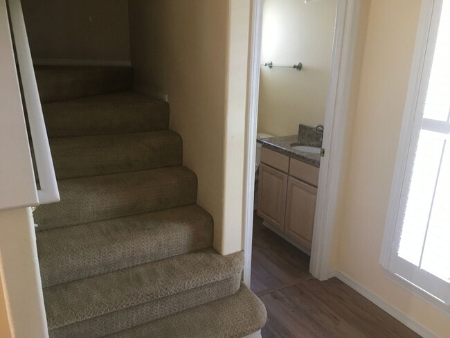 Building Photo - ***PENDING APPLICATION*** 2 Story Pet Friendly Contemporary 3 Bed Home w/ Views, Yard Service Inc...